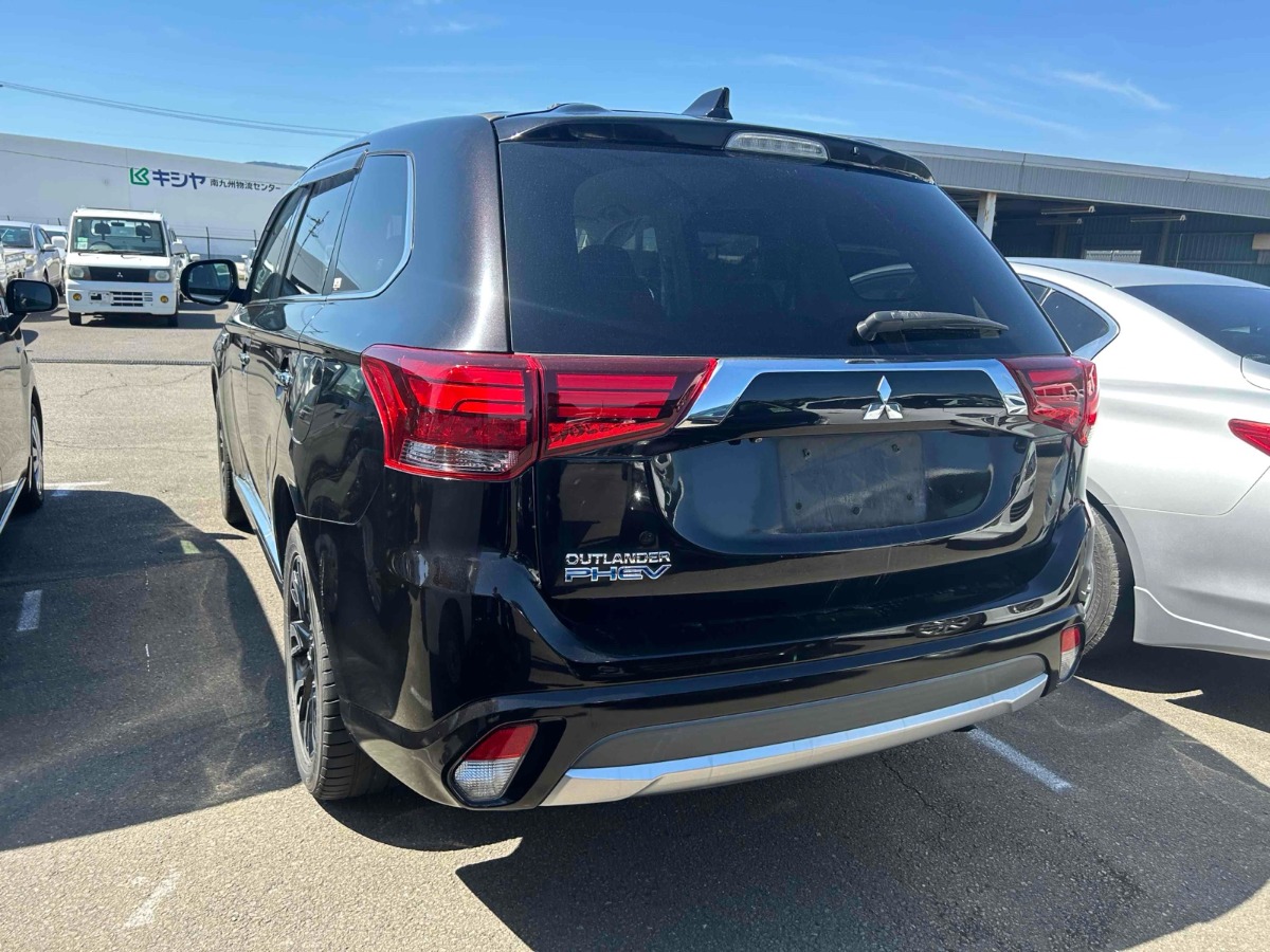 2015 Mitsubishi Outlander thumbnail