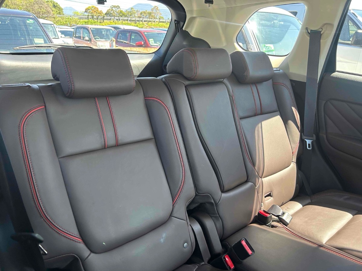 2015 Mitsubishi Outlander thumbnail