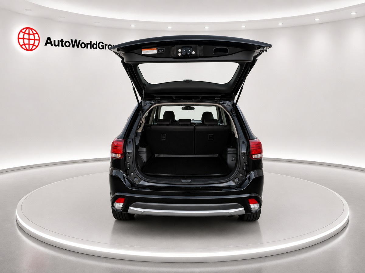 2015 Mitsubishi Outlander thumbnail