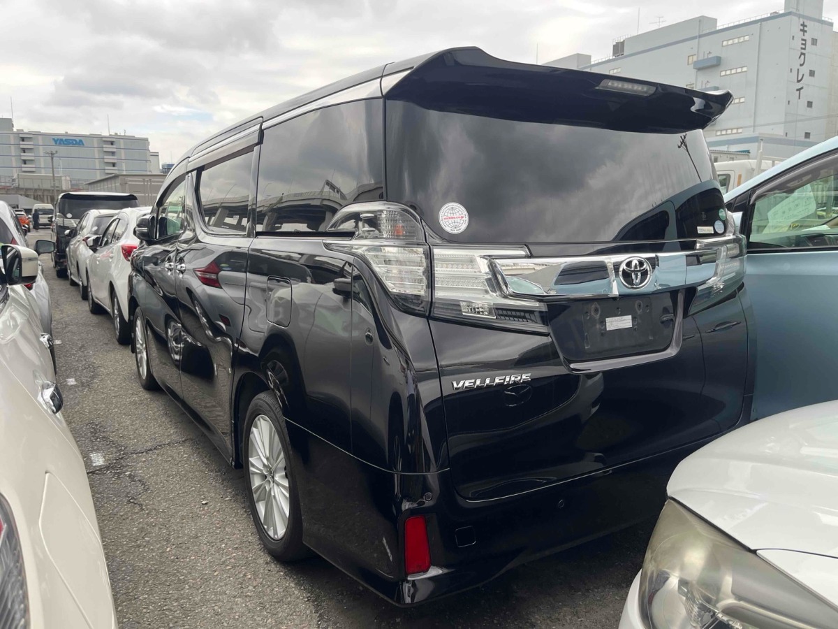 2017 Toyota Vellfire thumbnail