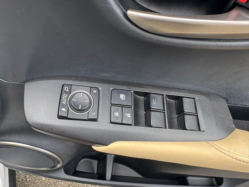 2014 Lexus NX thumbnail