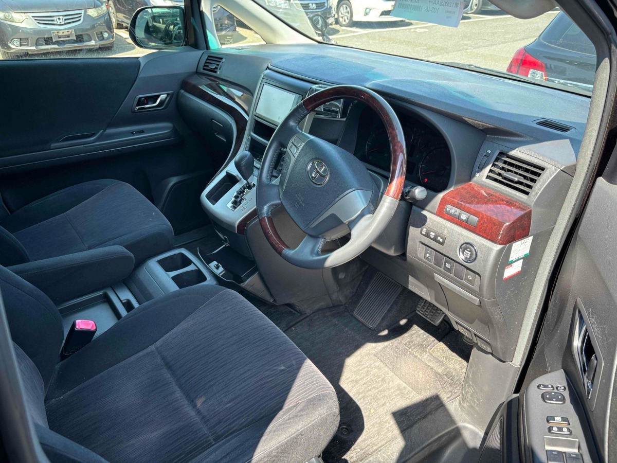 2012 Toyota Vellfire thumbnail