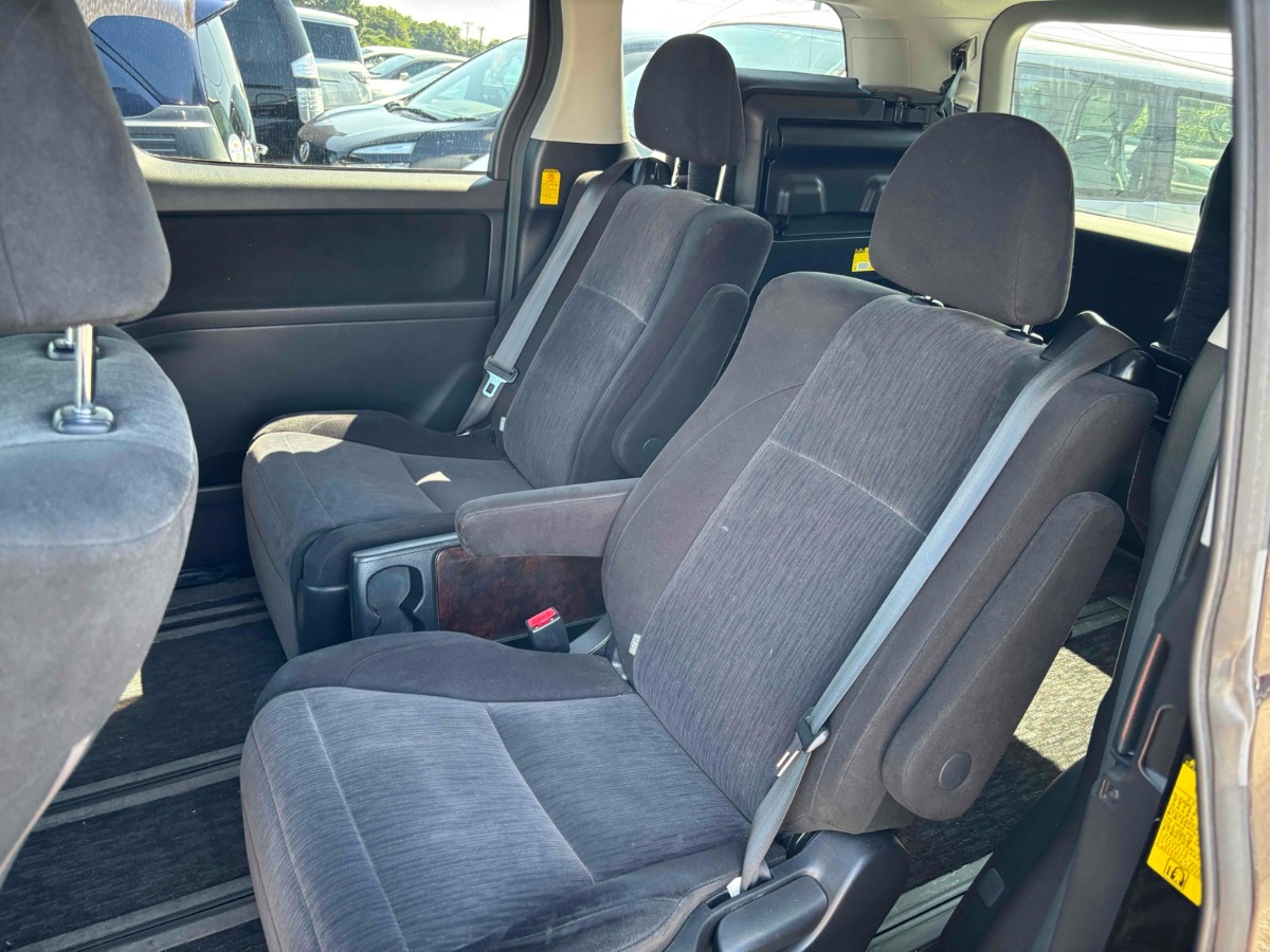 2012 Toyota Vellfire thumbnail