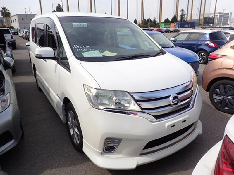 2013 Nissan Serena thumbnail