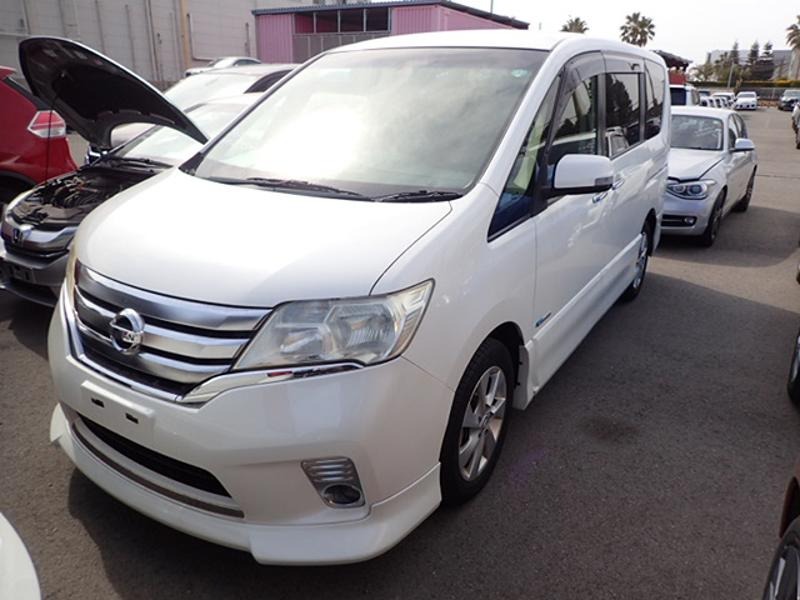 2013 Nissan Serena thumbnail