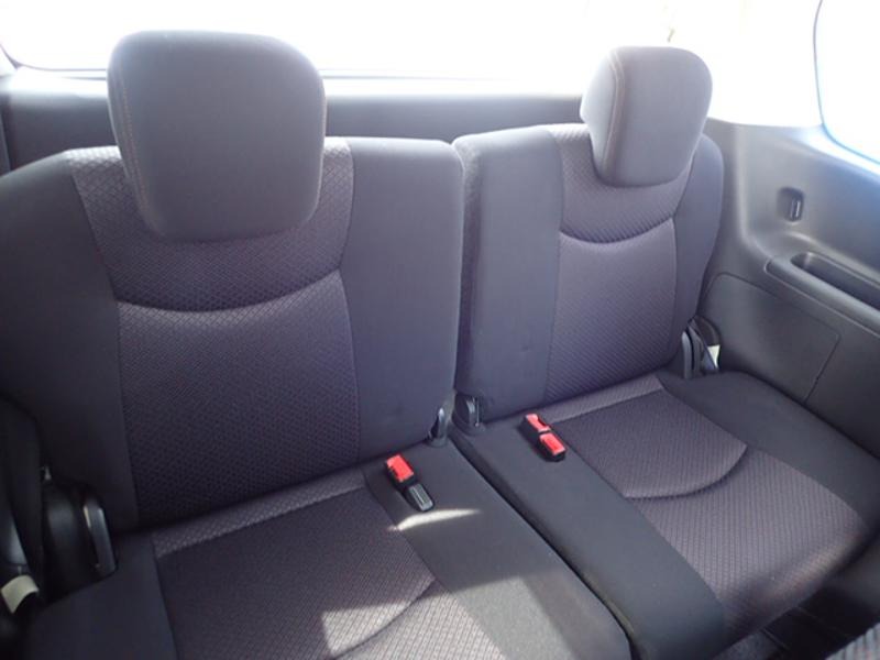 2013 Nissan Serena thumbnail