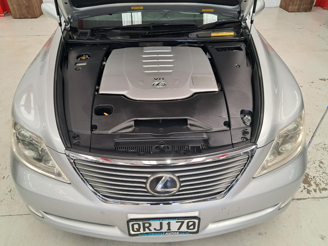 2009 Lexus LS460 thumbnail