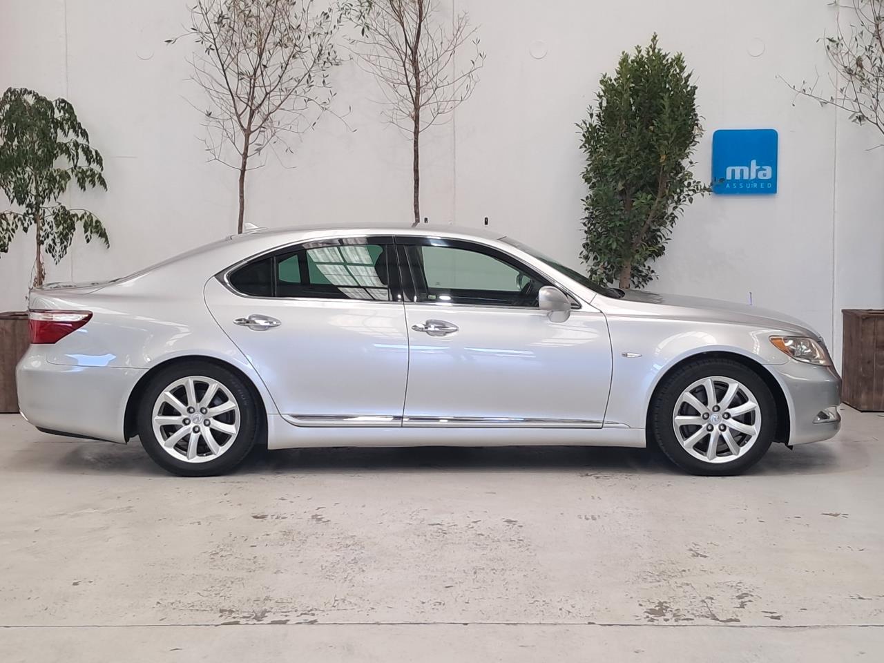 2009 Lexus LS460 thumbnail