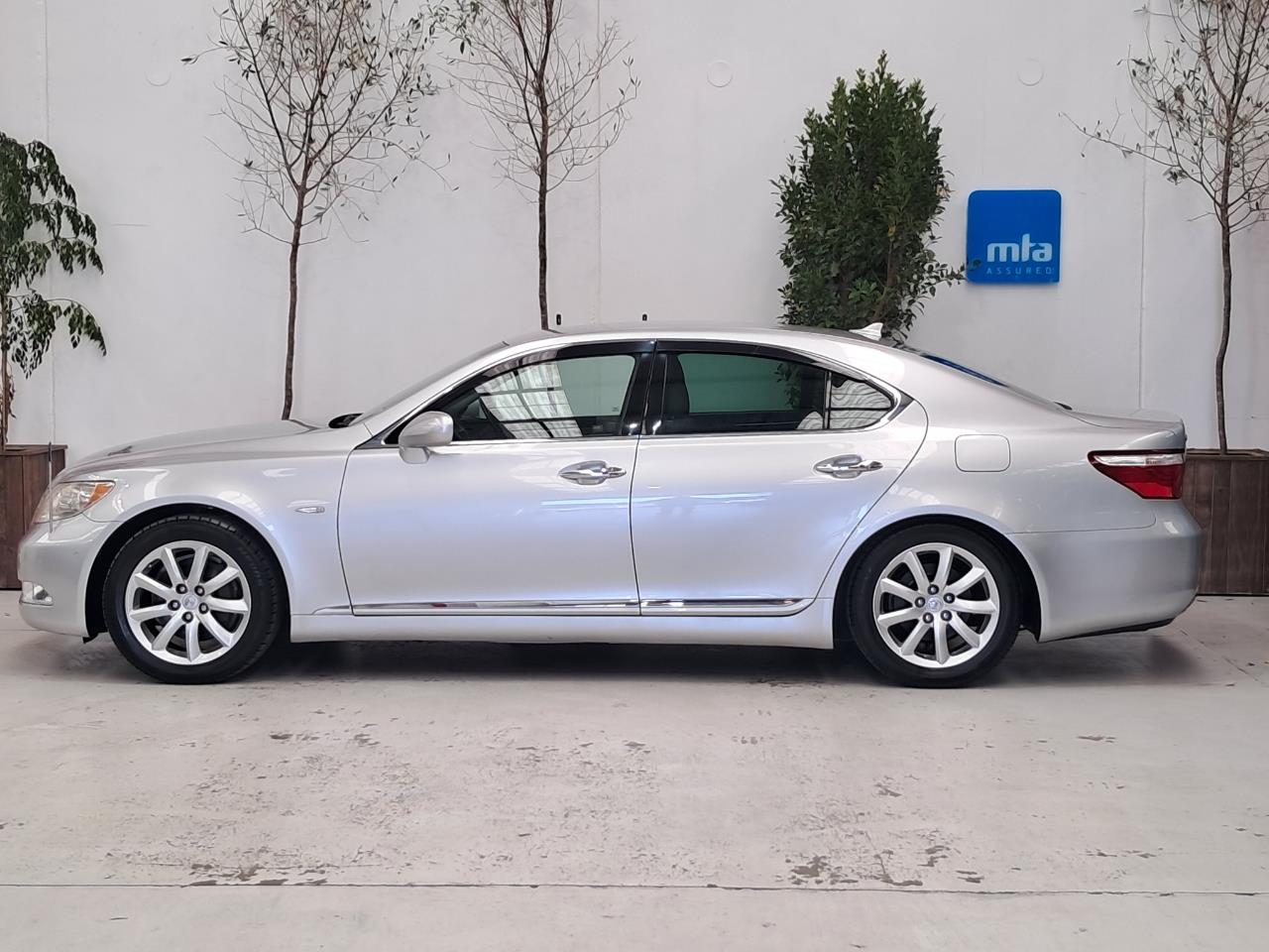 2009 Lexus LS460 thumbnail
