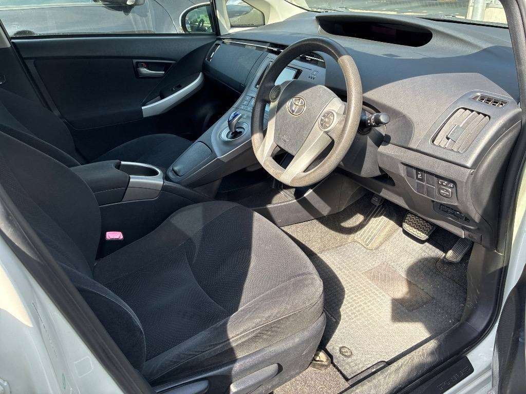 2013 Toyota Prius thumbnail