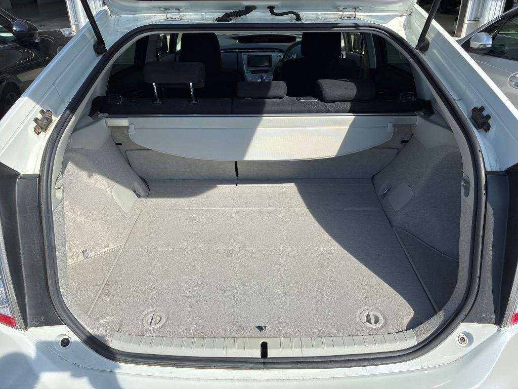 2013 Toyota Prius thumbnail
