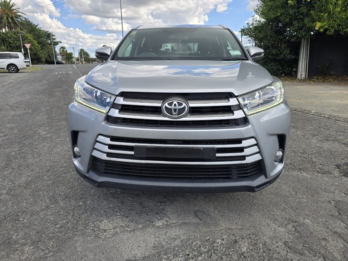 2017 Toyota Highlander thumbnail