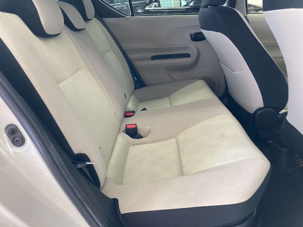 2012 Toyota Aqua thumbnail