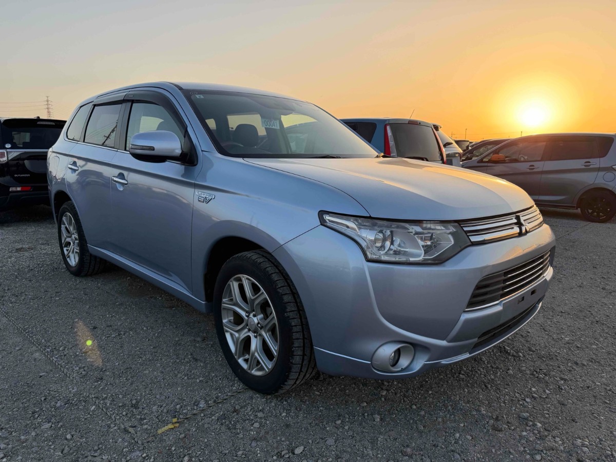 2013 Mitsubishi Outlander thumbnail