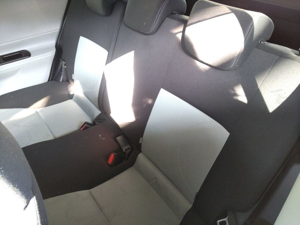 2012 Toyota Aqua thumbnail