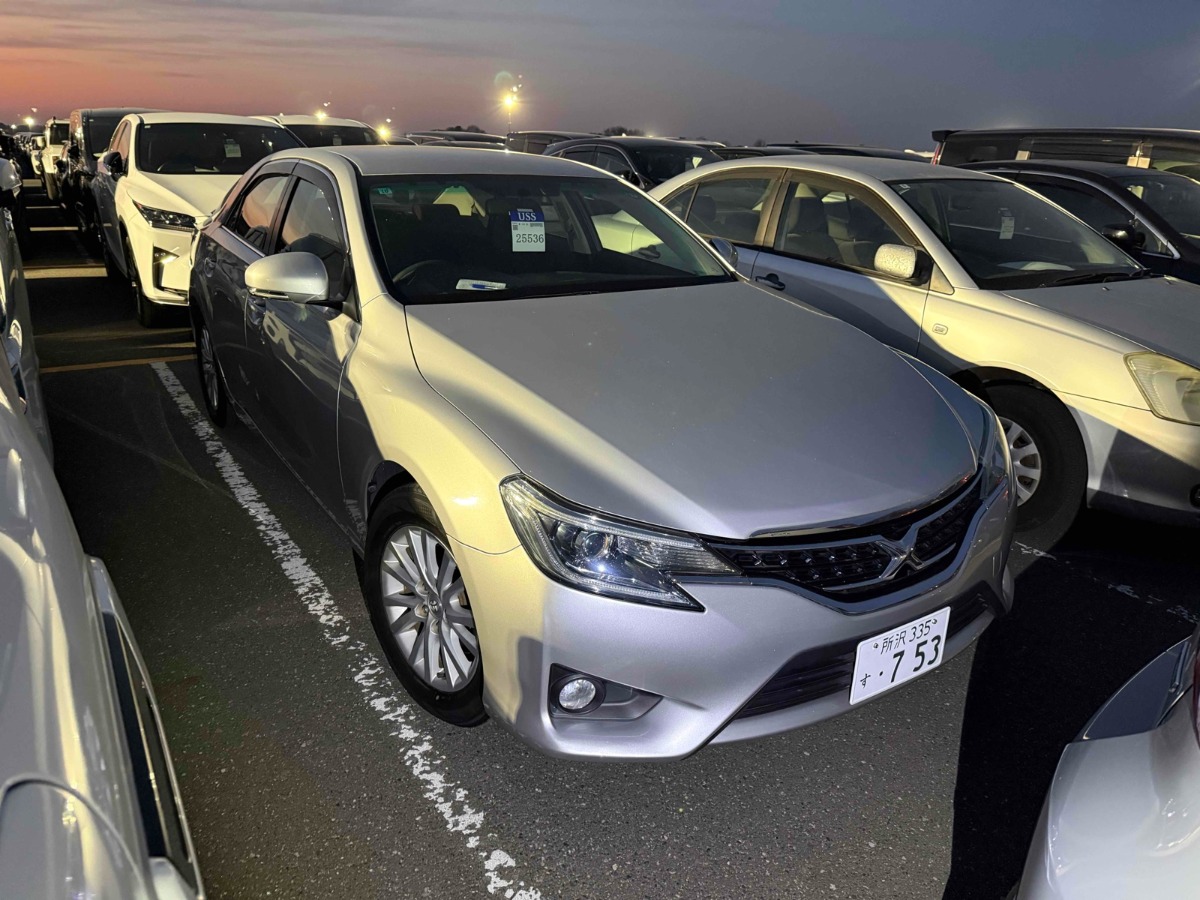 2013 Toyota Mark-X thumbnail