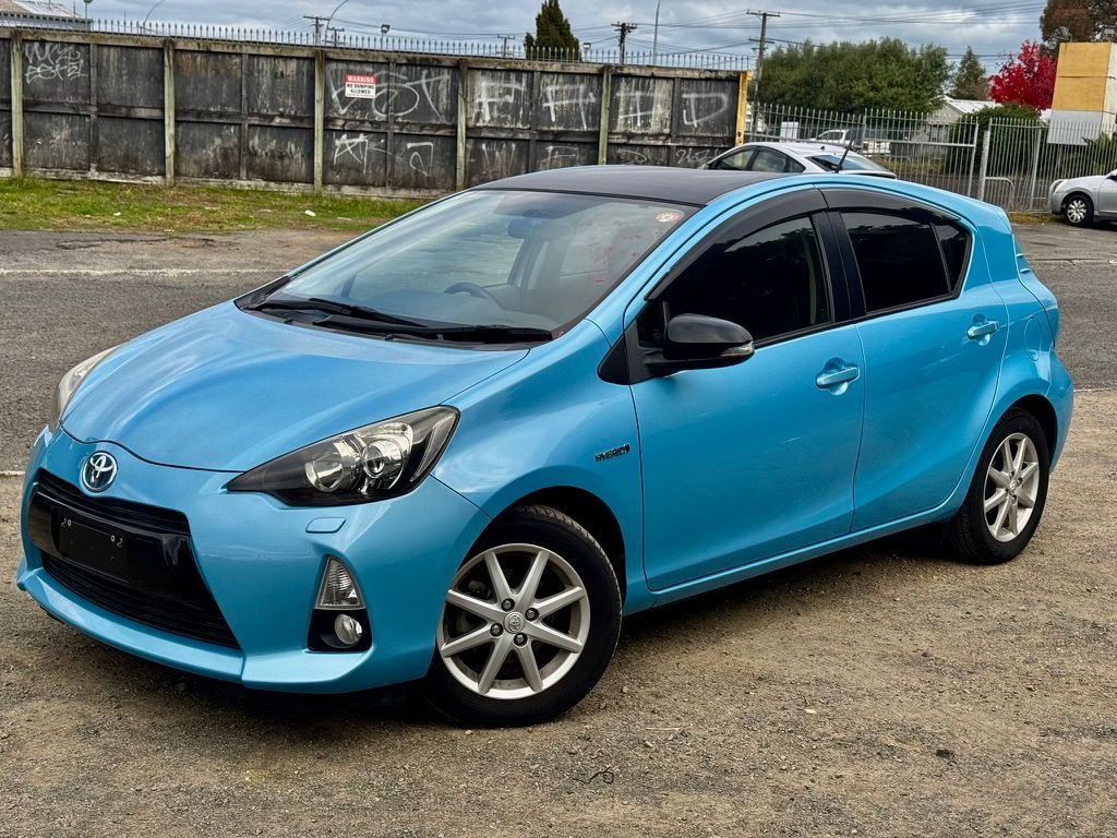 2013 Toyota Aqua thumbnail