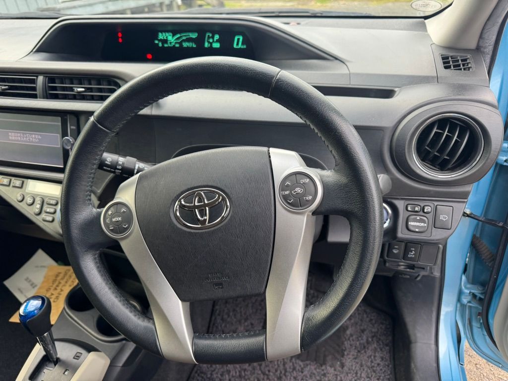 2013 Toyota Aqua thumbnail
