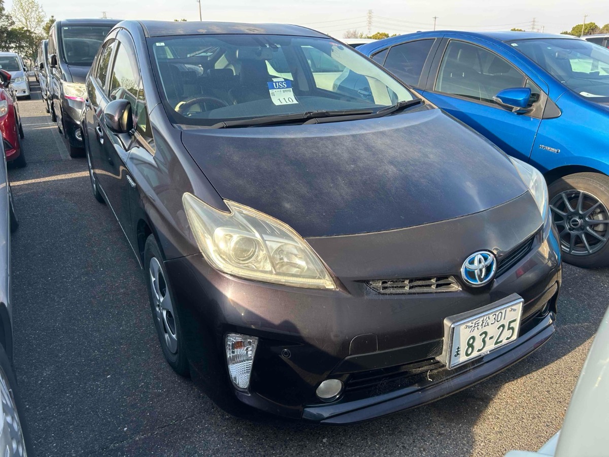 2013 Toyota Prius thumbnail