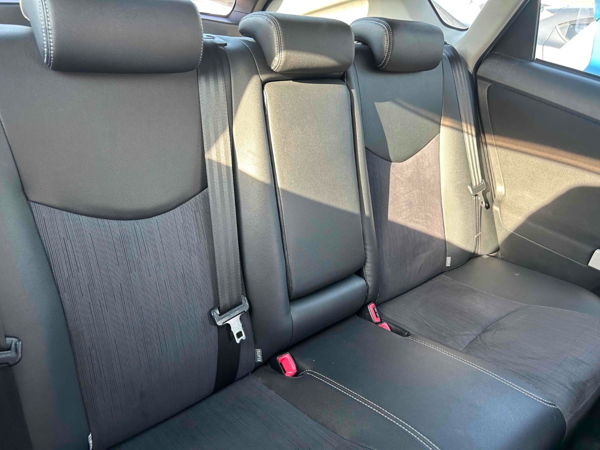 2013 Toyota Prius thumbnail