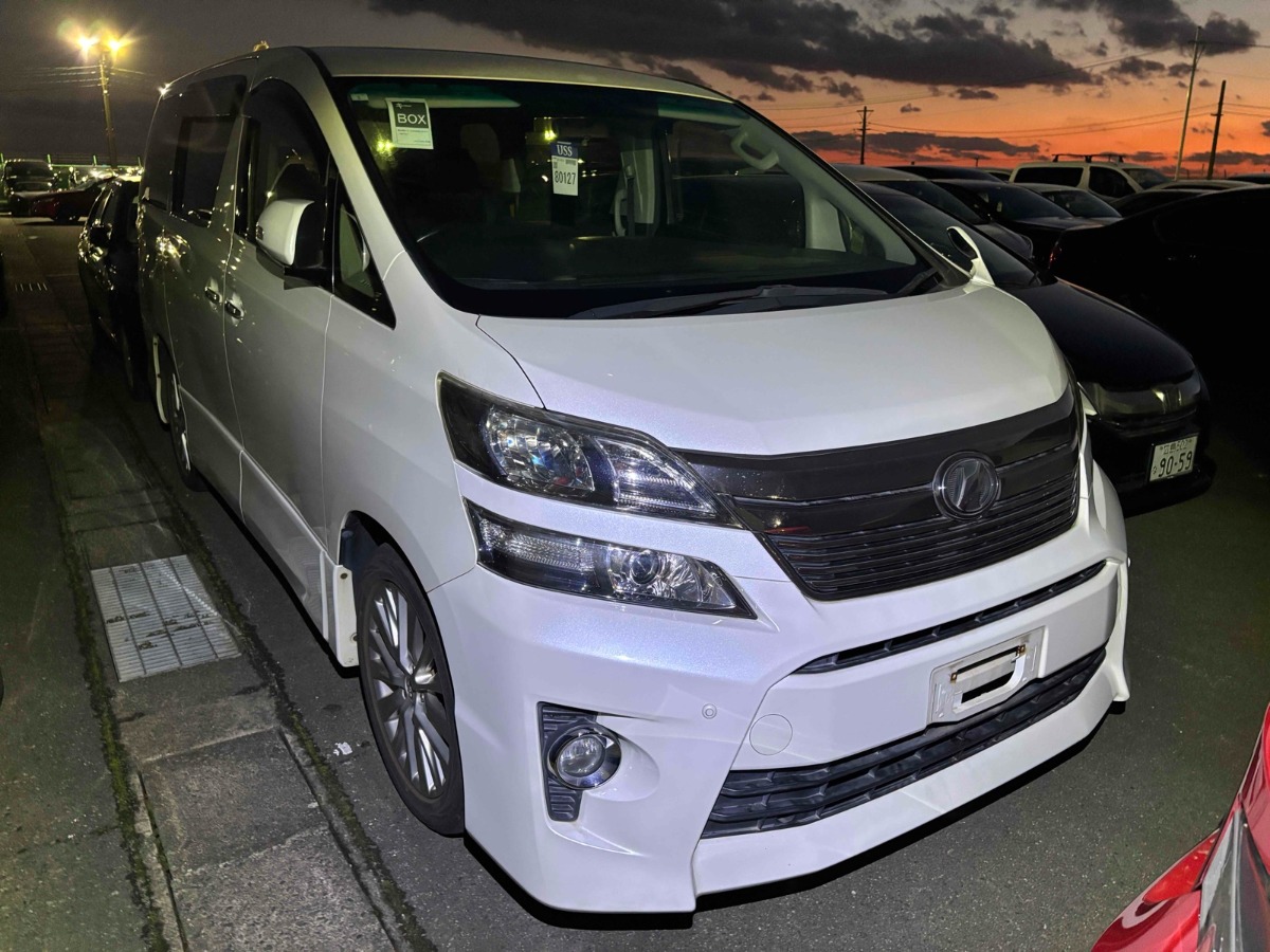 2013 Toyota Vellfire thumbnail