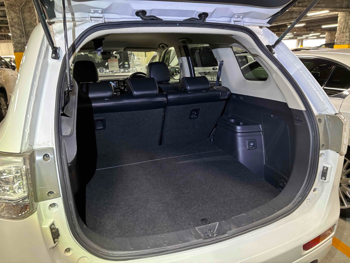 2014 Mitsubishi Outlander thumbnail