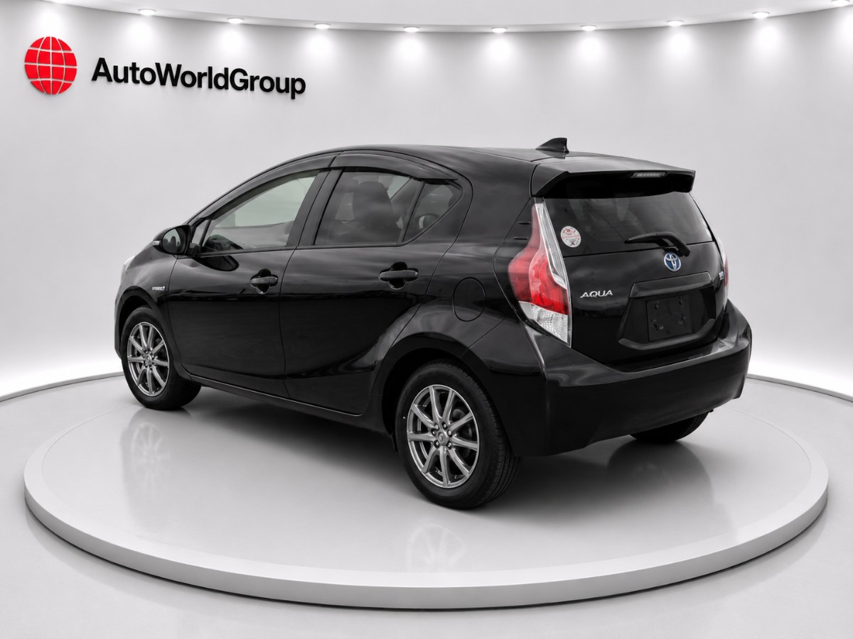 2015 Toyota Aqua thumbnail