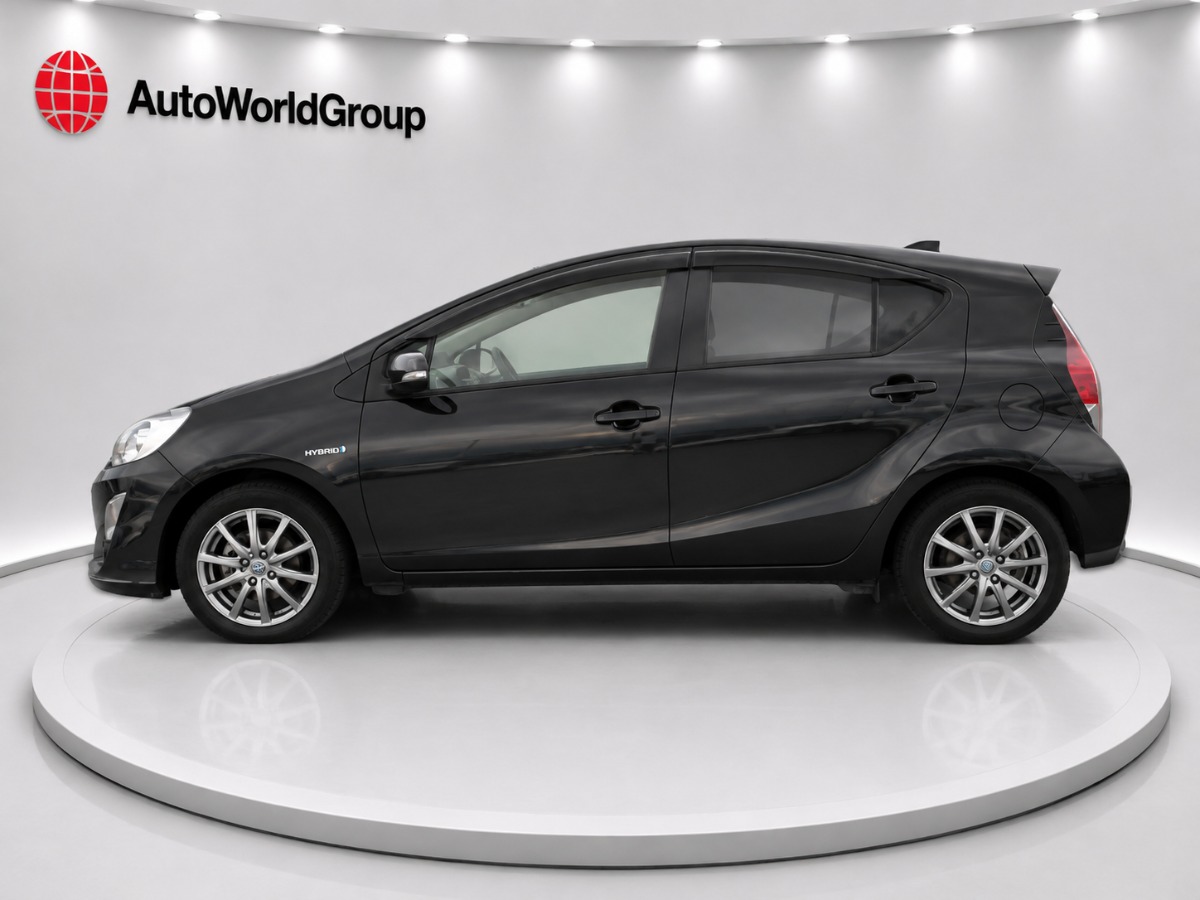 2015 Toyota Aqua thumbnail