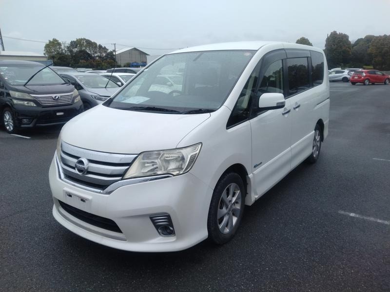 2013 Nissan Serena thumbnail