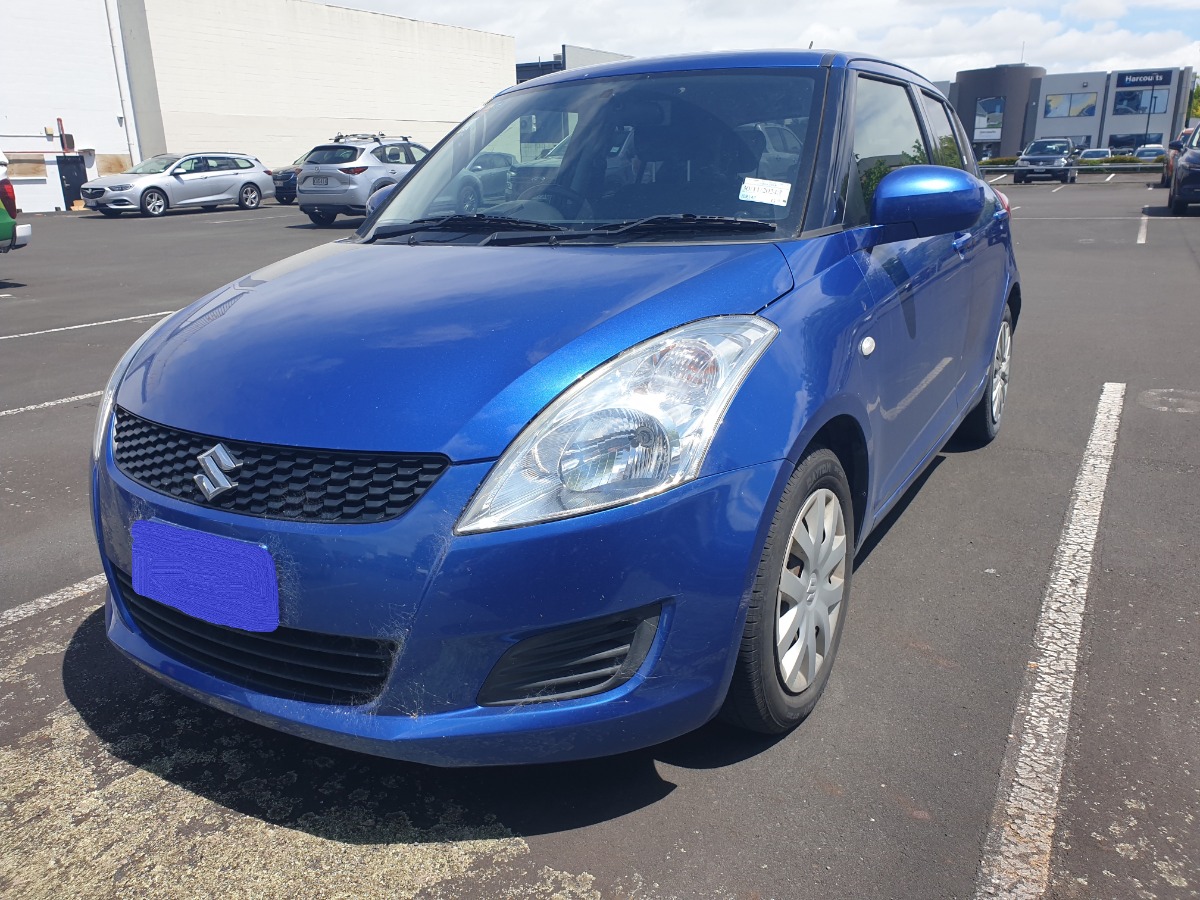 2013 Suzuki Swift thumbnail