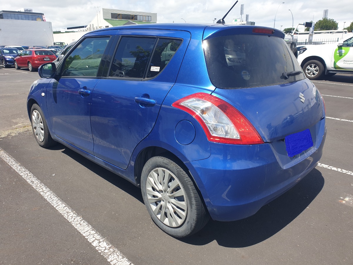2013 Suzuki Swift thumbnail