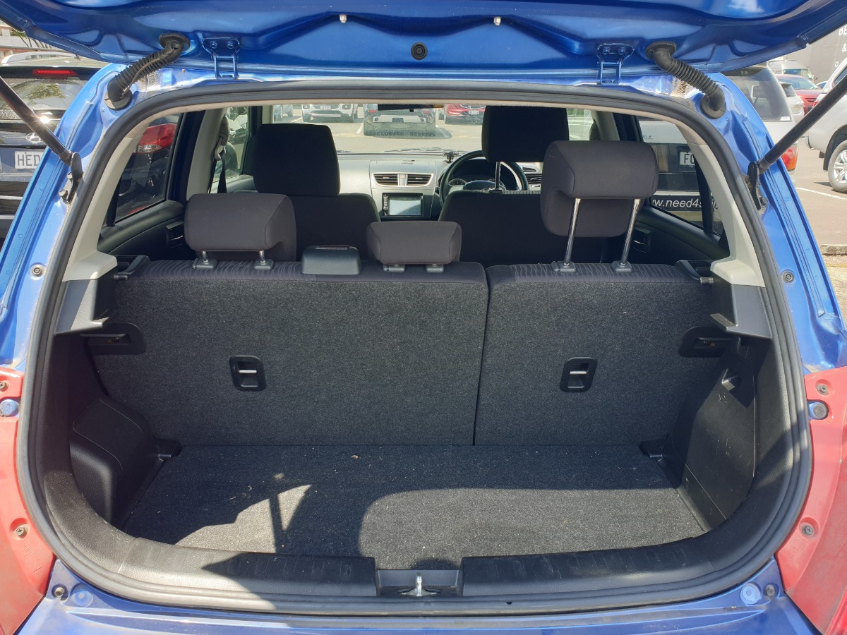 2013 Suzuki Swift thumbnail