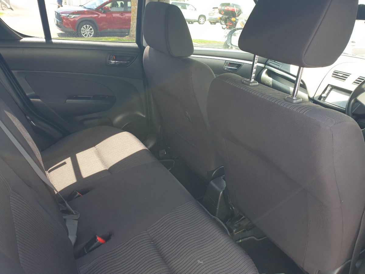 2013 Suzuki Swift thumbnail