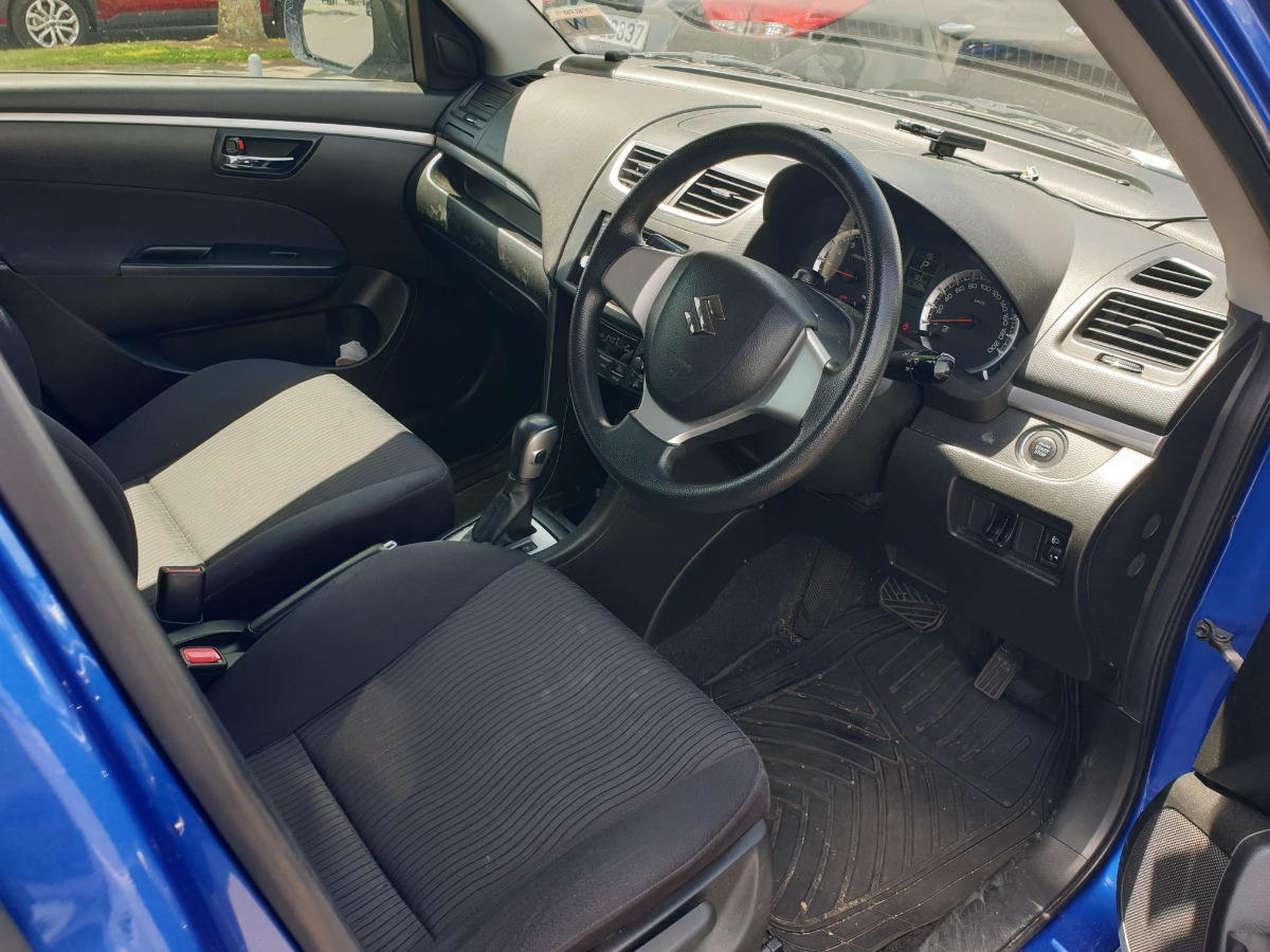 2013 Suzuki Swift thumbnail