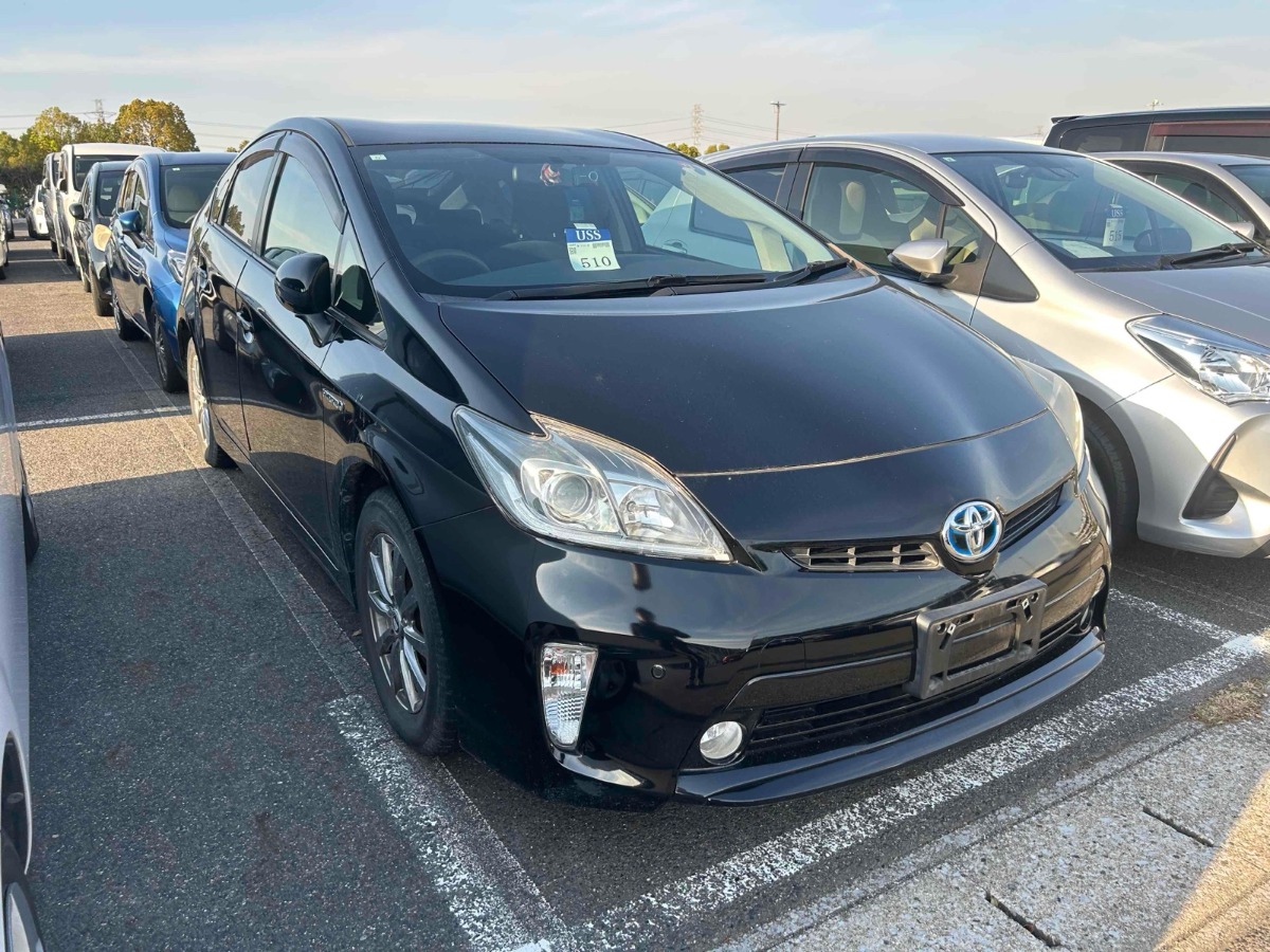 2013 Toyota Prius thumbnail