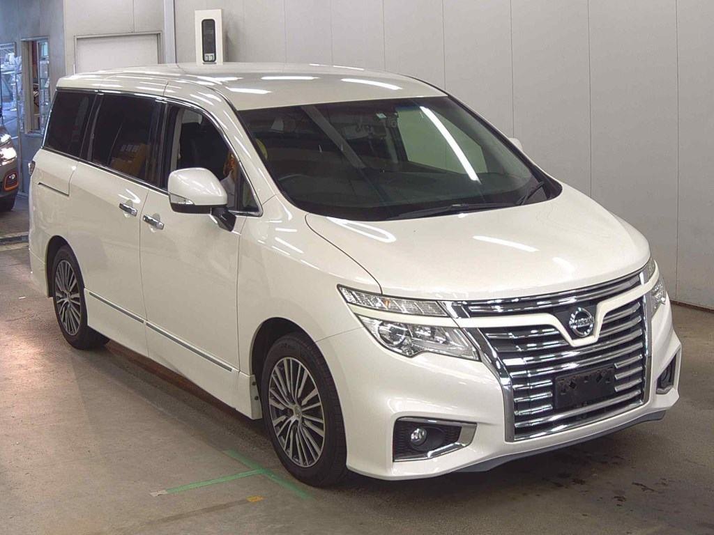 2015 Nissan Elgrand thumbnail