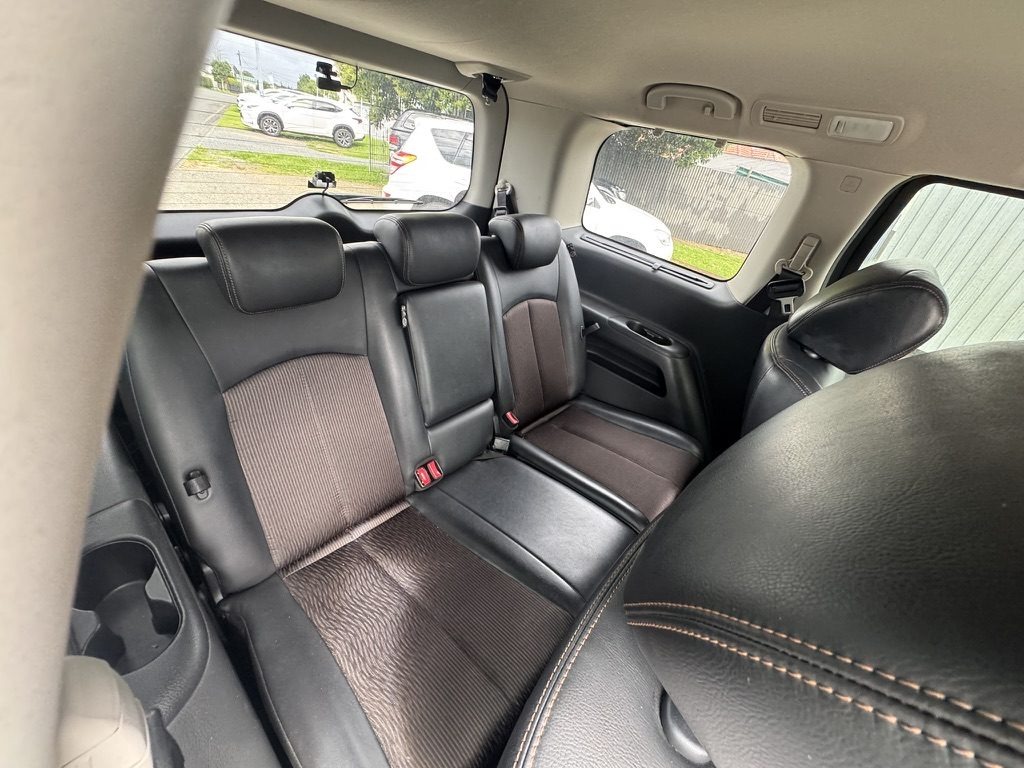 2015 Nissan Elgrand thumbnail