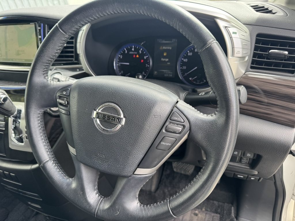 2015 Nissan Elgrand thumbnail