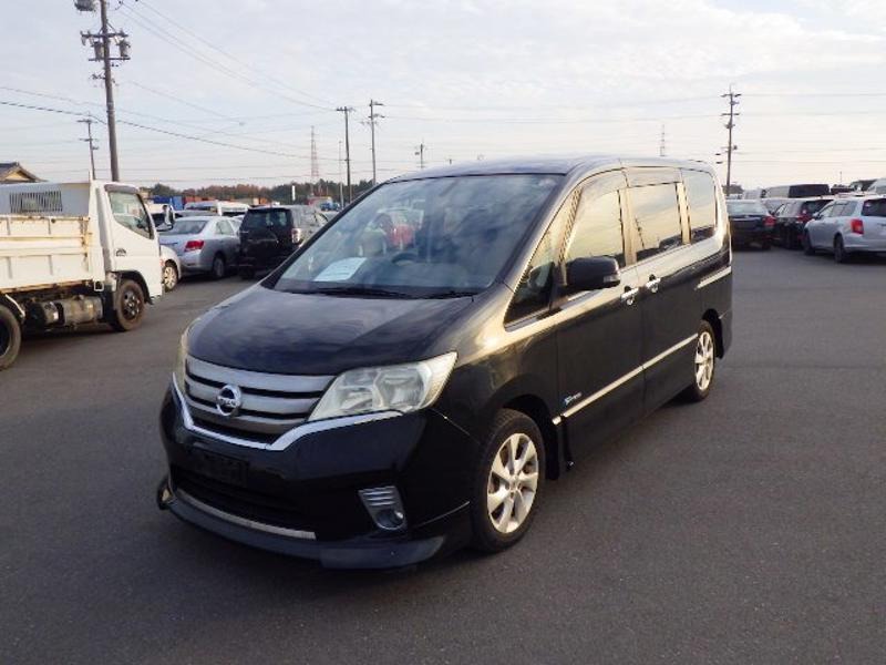2013 Nissan Serena thumbnail