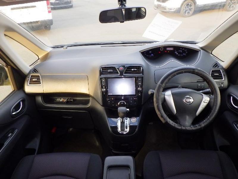 2013 Nissan Serena thumbnail