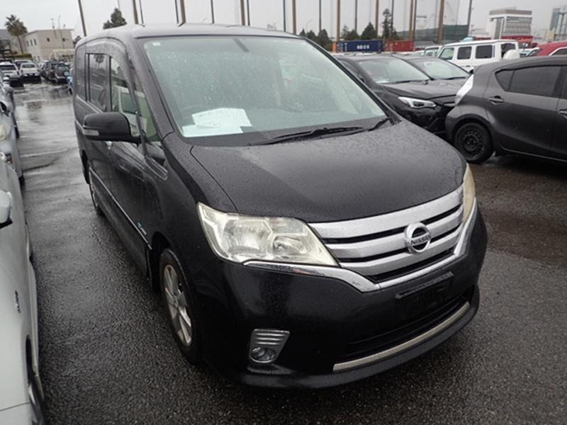 2013 Nissan Serena thumbnail