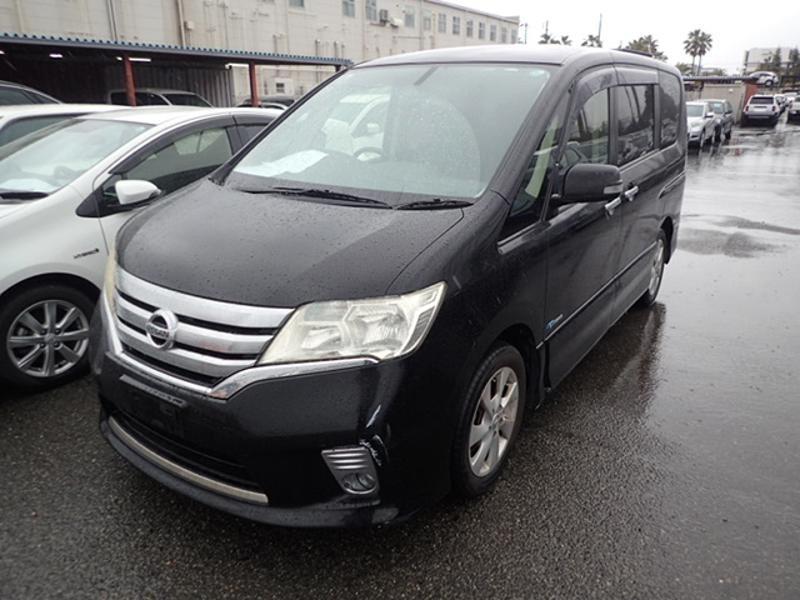 2013 Nissan Serena thumbnail