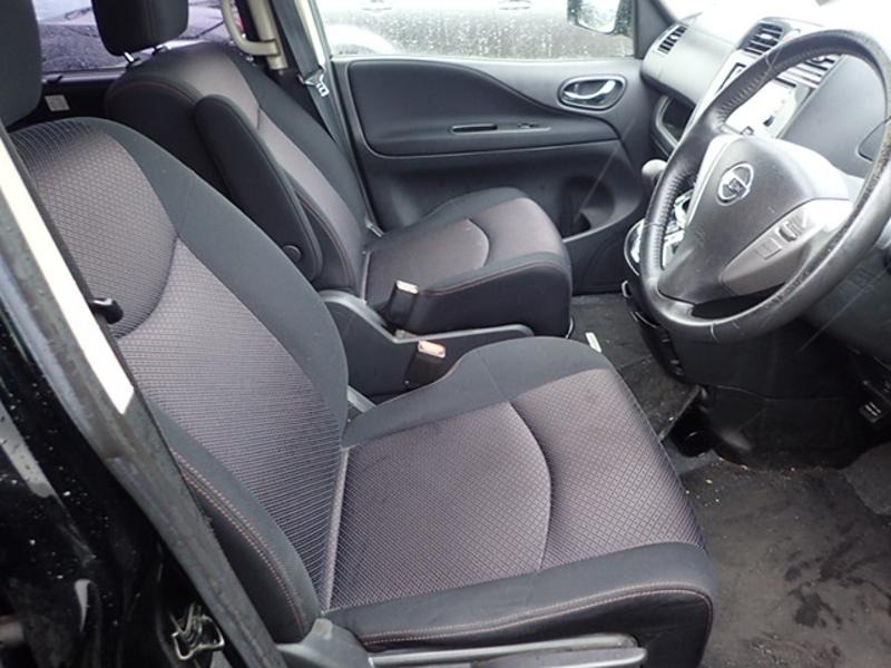 2013 Nissan Serena thumbnail