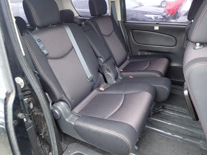 2013 Nissan Serena thumbnail