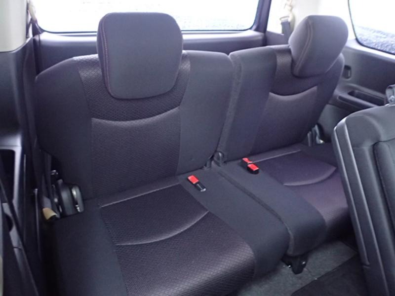 2013 Nissan Serena thumbnail