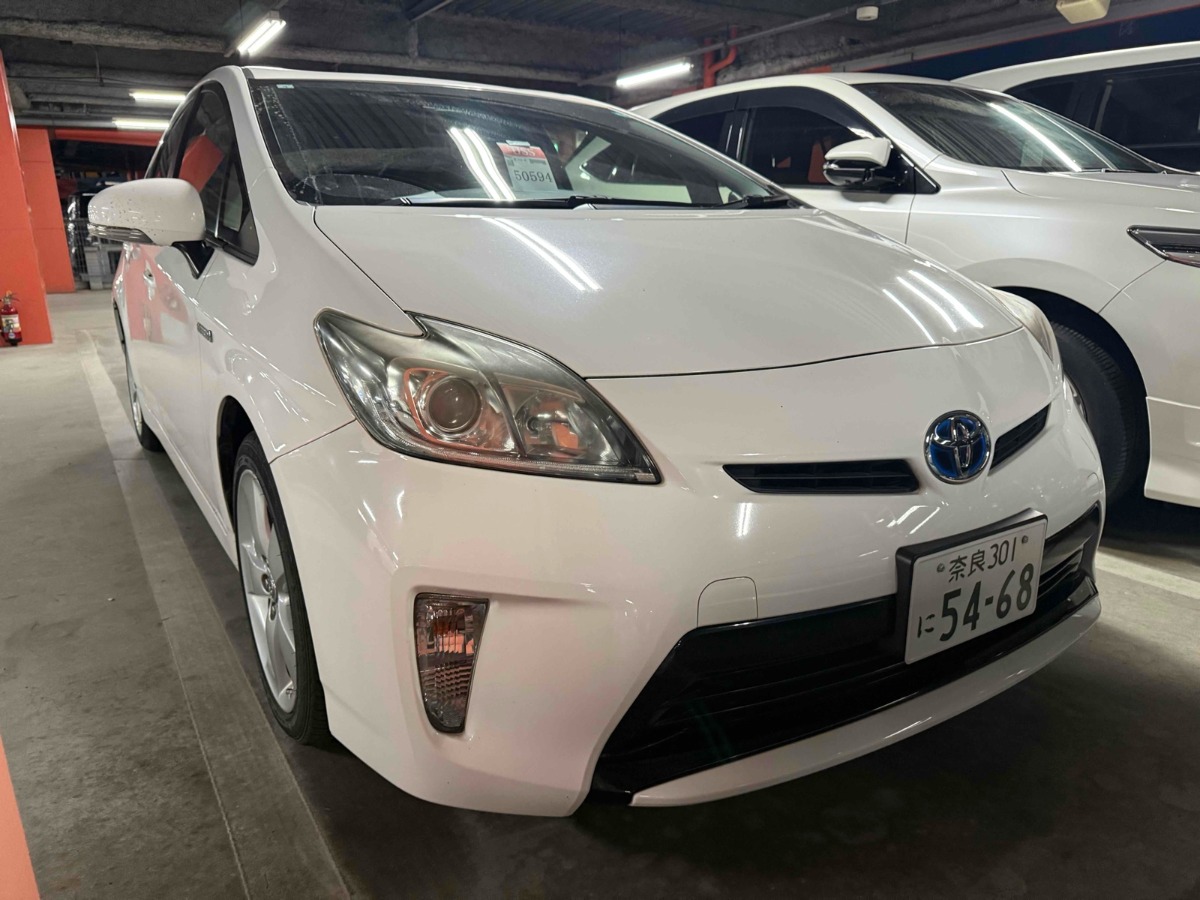 2015 Toyota Prius thumbnail