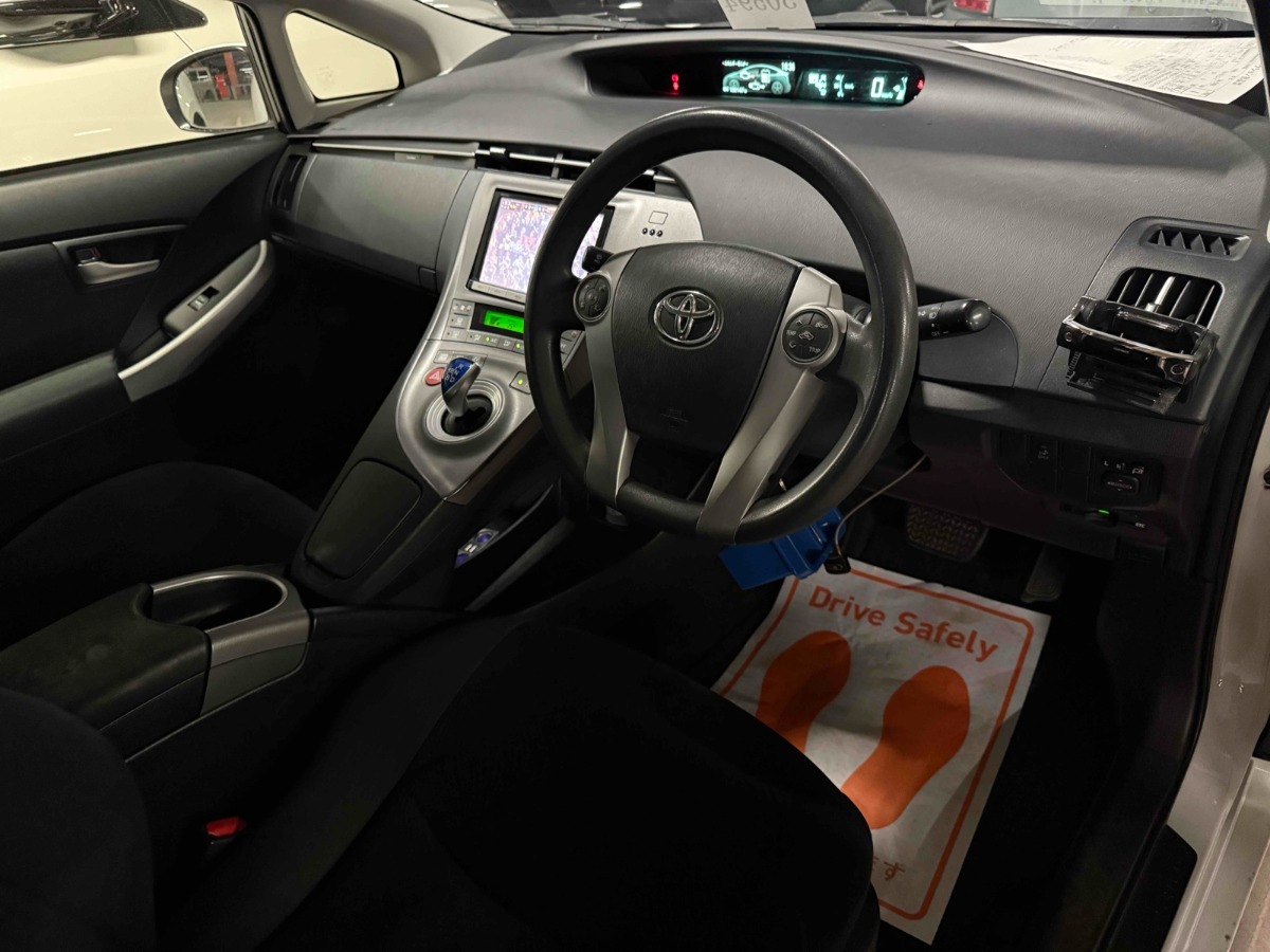 2015 Toyota Prius thumbnail