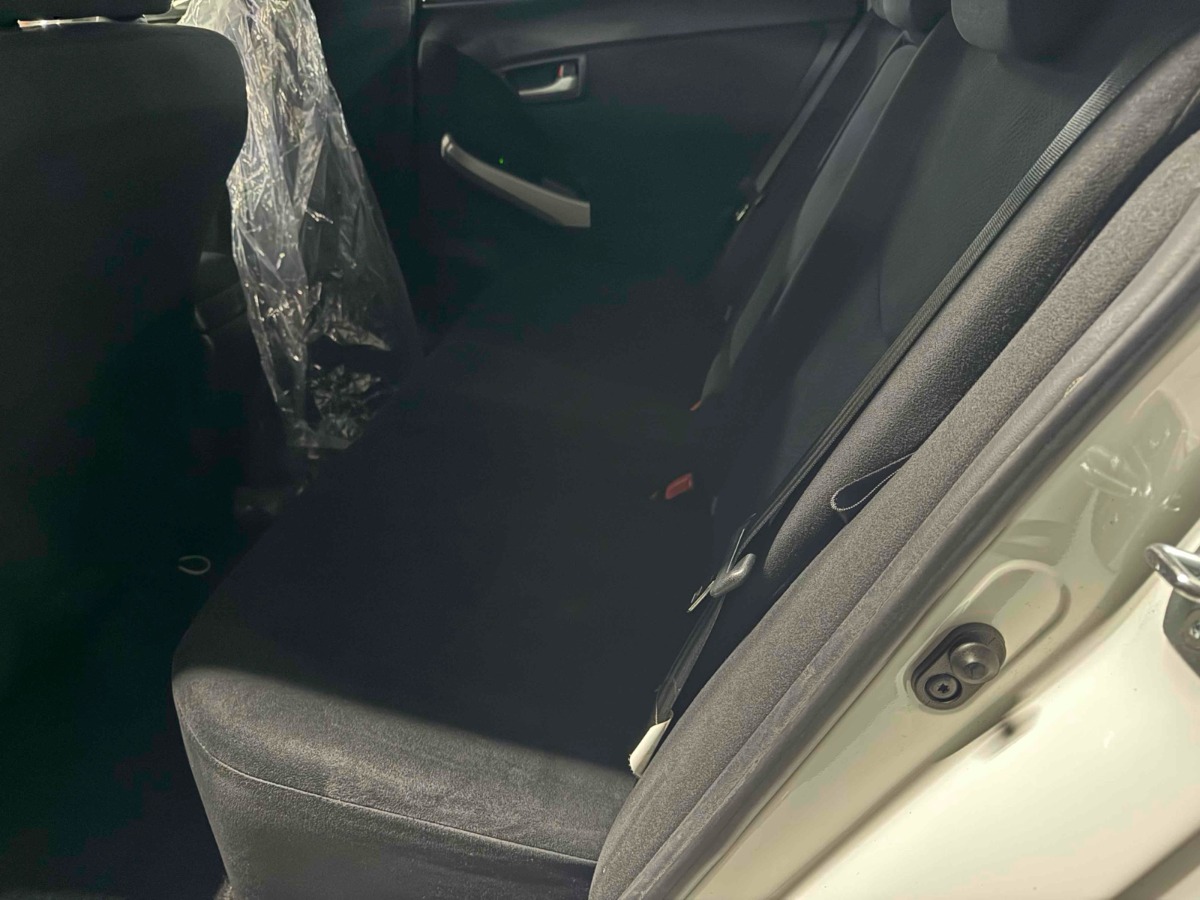2015 Toyota Prius thumbnail