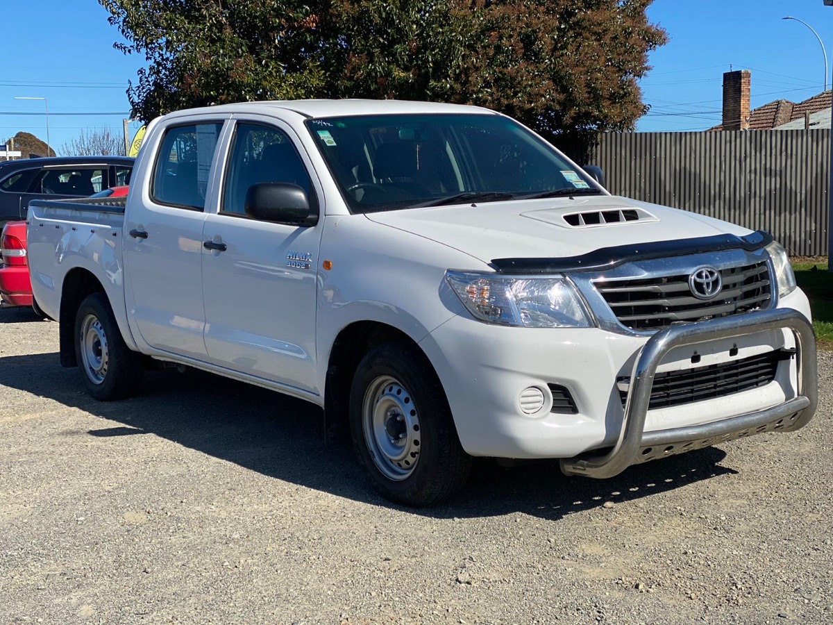 2014 Toyota Hilux thumbnail
