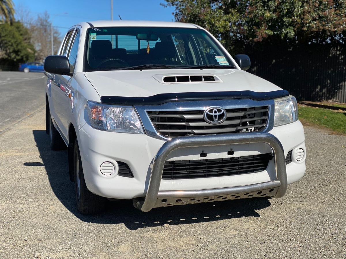 2014 Toyota Hilux thumbnail
